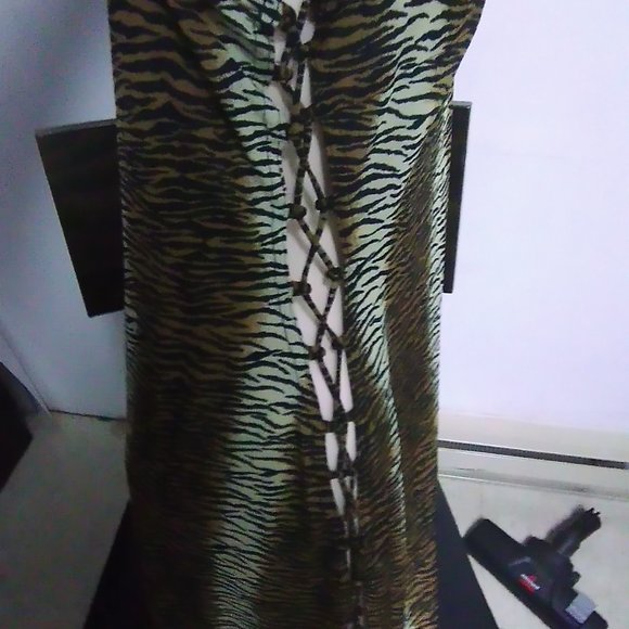 Long tiger stripped dress - Picture 2 of 4